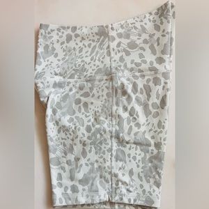 Lululemom Align High Rise size 6